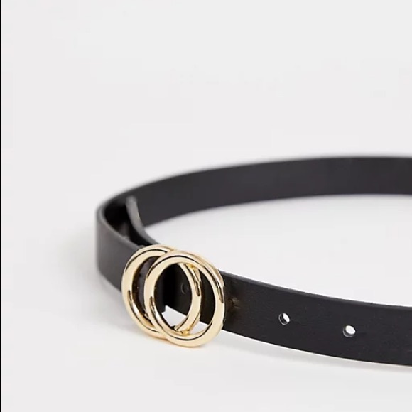 Miss Selfridge Black Belt with Gold Circular Clasp - Picture 3 of 3